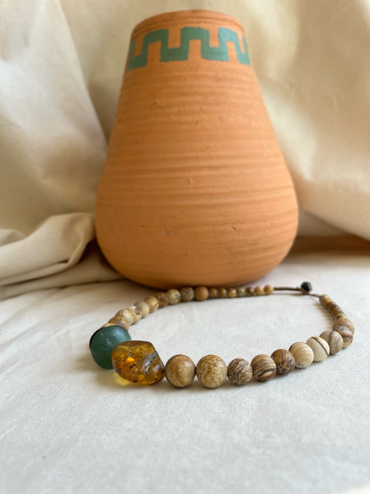 Image of Gargantilla (Picture Jasper, Jade and Amber)