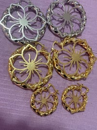hibiscus earrings