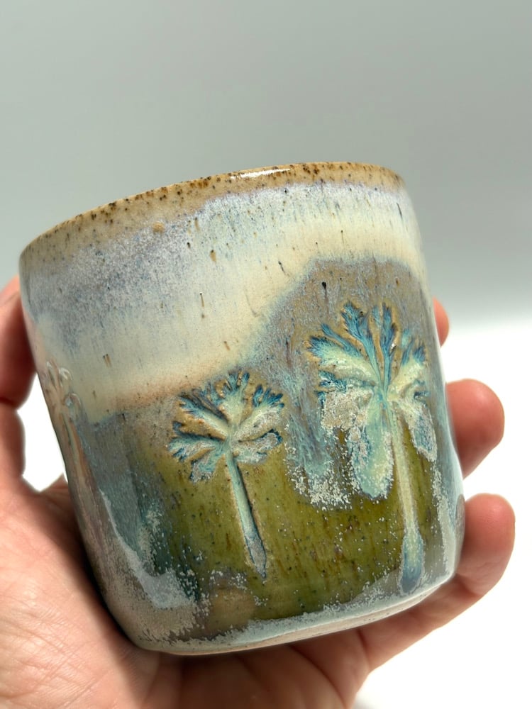 Image of Palm Cup Day Break Medium