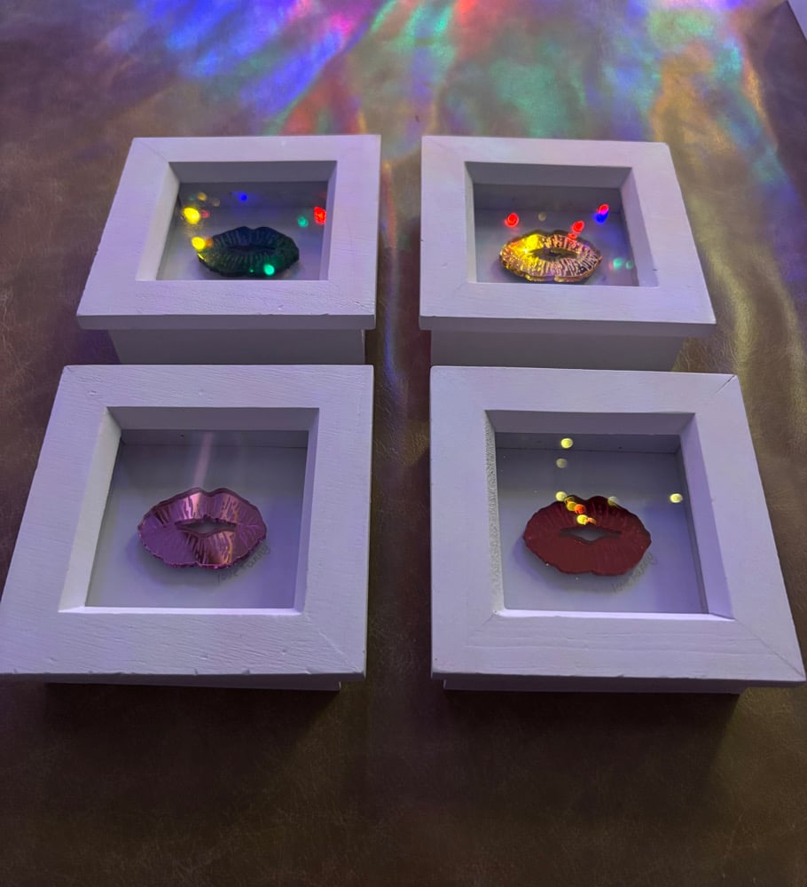 Image of Mini Kiss Shipped