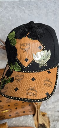 Image 2 of Size 9 Mackin Cutie Large black rose tote w/ Slides & hat