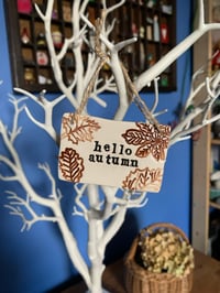 Image 2 of 'hello autumn' Leaf tile decoration