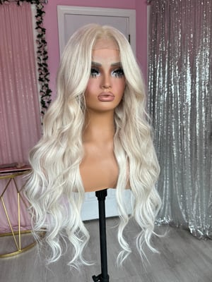 Image of human hair platinum blonde (ready to ship)