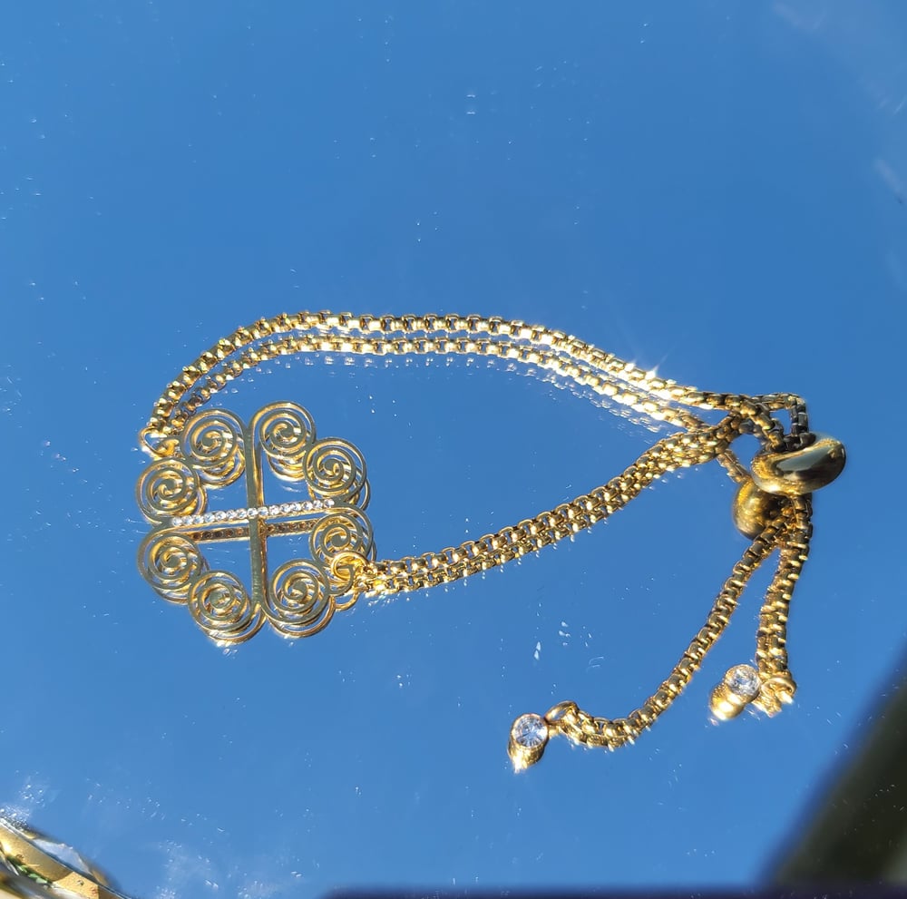 Image of Chia Bracelet - 18K Gold Plated, Hypoallergenic