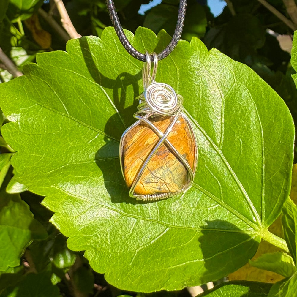 Image of tiger’s eye pendant b