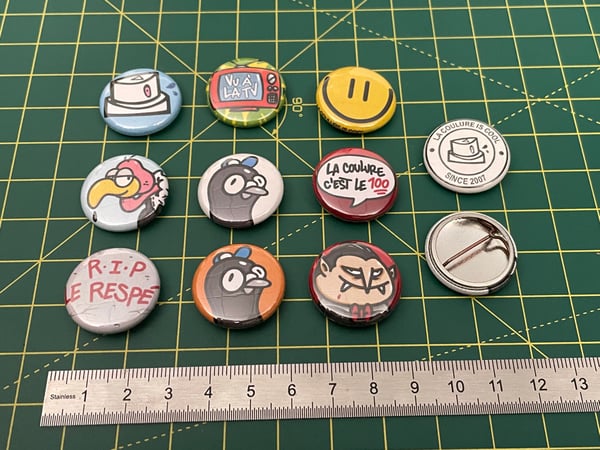 Image of lot de 3 badges 25mm