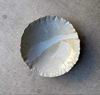 Image 1 of Assiette creuse printemps, beige nuancé