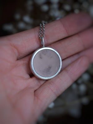 Image of NYX { ROSE QUARTZ }