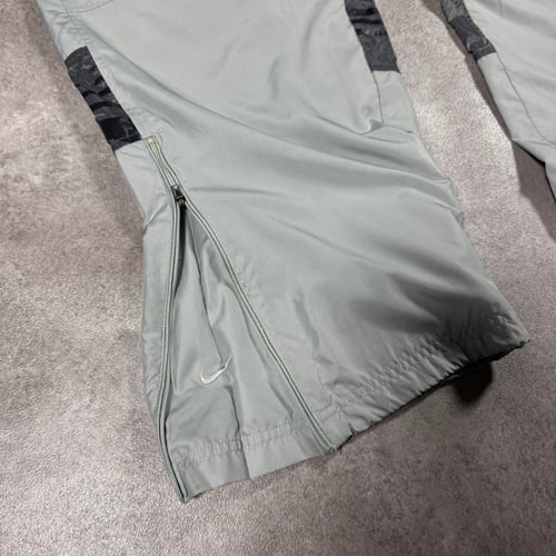 Image of Nike Tracksuit Bottoms, Size Mediuk