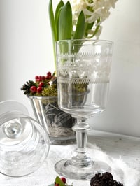 Image 3 of Verres à pied anciens gravés - lot de 7