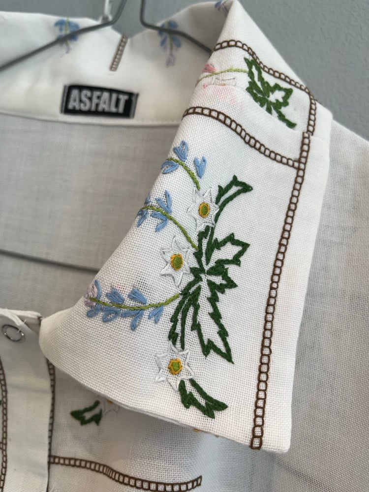 Image of Spring flower shirt (m/l)