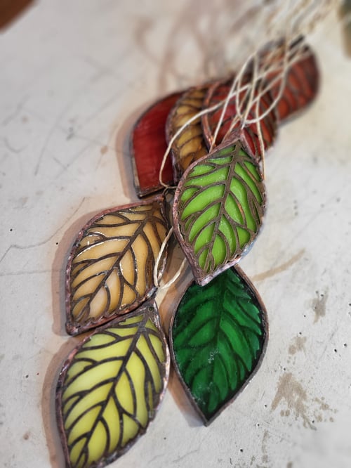 Image of Glass & Filigree Leaf Pendant -stained glass 