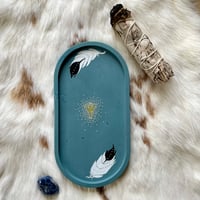 Image 1 of Plat décoratif « Plumes et Rune Algiz »