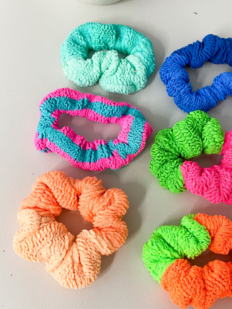 Image of Two Tone Crinkle Scrunchies 