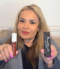 ‘leytonlove’ gloss