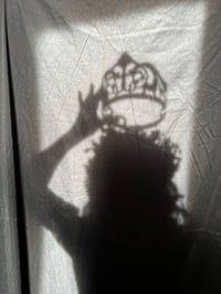 Image 12 of Authentique couronne du XIXème siècle en laiton martelé, ajustable! 