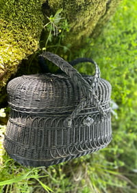 Image 8 of Réservé. Magnifique panier en osier, à anses croisées, panier bressand , fin XIX eme siècle!