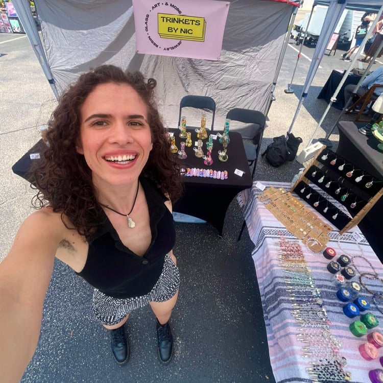 Image of tip the artist 