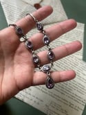 Beau collier en argent avec 8 améthystes facetées, poinçon argent massif, Vintage 1990.