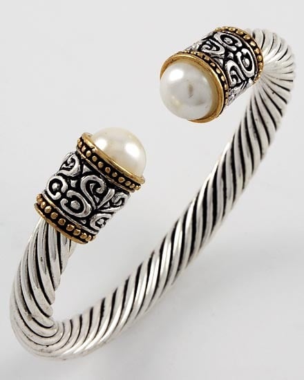 Image of White Pearl Bracelet