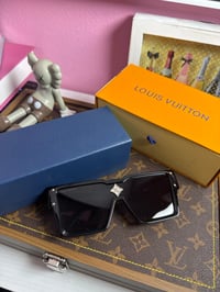Image 1 of LV sunnies (6007)