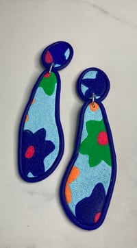 Image 2 of Lia (Blue/Flower)