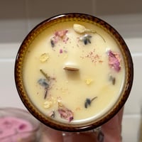 Image 2 of sugar cookie scented candle