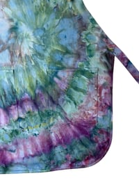 Image 2 of 100% Cotton Adult Pocket Apron in Cool Muted Spiral Ice Dye