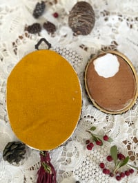 Image 4 of Duo de médaillons