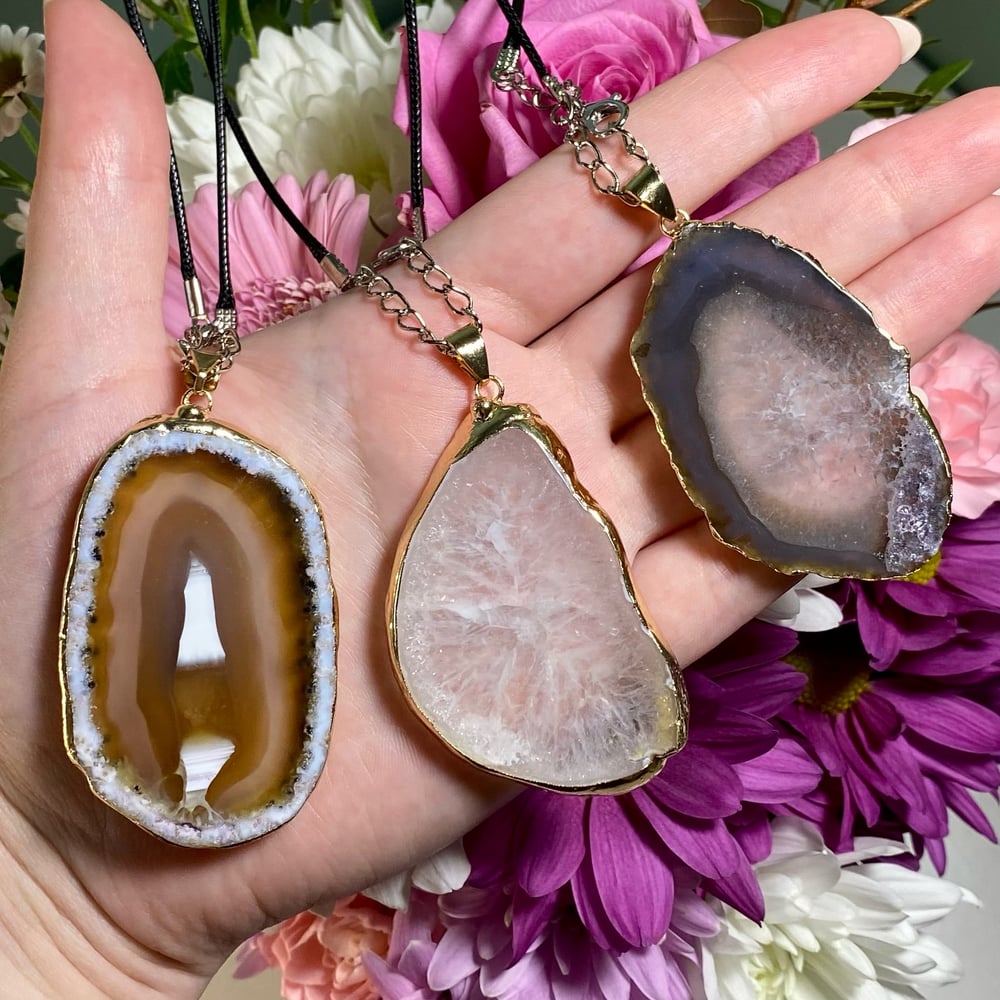 Image of Agate Pendant Necklace