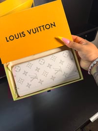 Image 1 of Xo Wallet