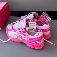 Image 3 of 2 sizes: us5.5kids/eu38, us6.5kids/eu39.5