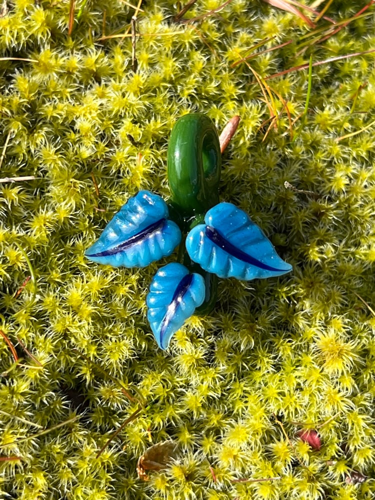 Image of Mini Blue 3 Leaf Pendant