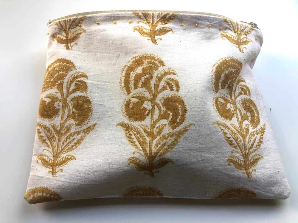 Image of les Indiennes cornflower pouch