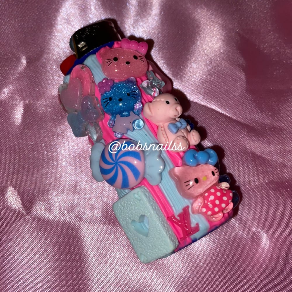 Image of 🌸💙🎀🪽💕Blue / Pink Lighter 