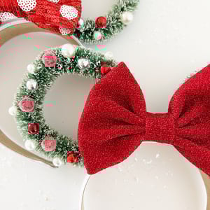 Image of Classic Minnie Wreath Ears