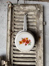 Image 2 of La casserole vintage fleurie