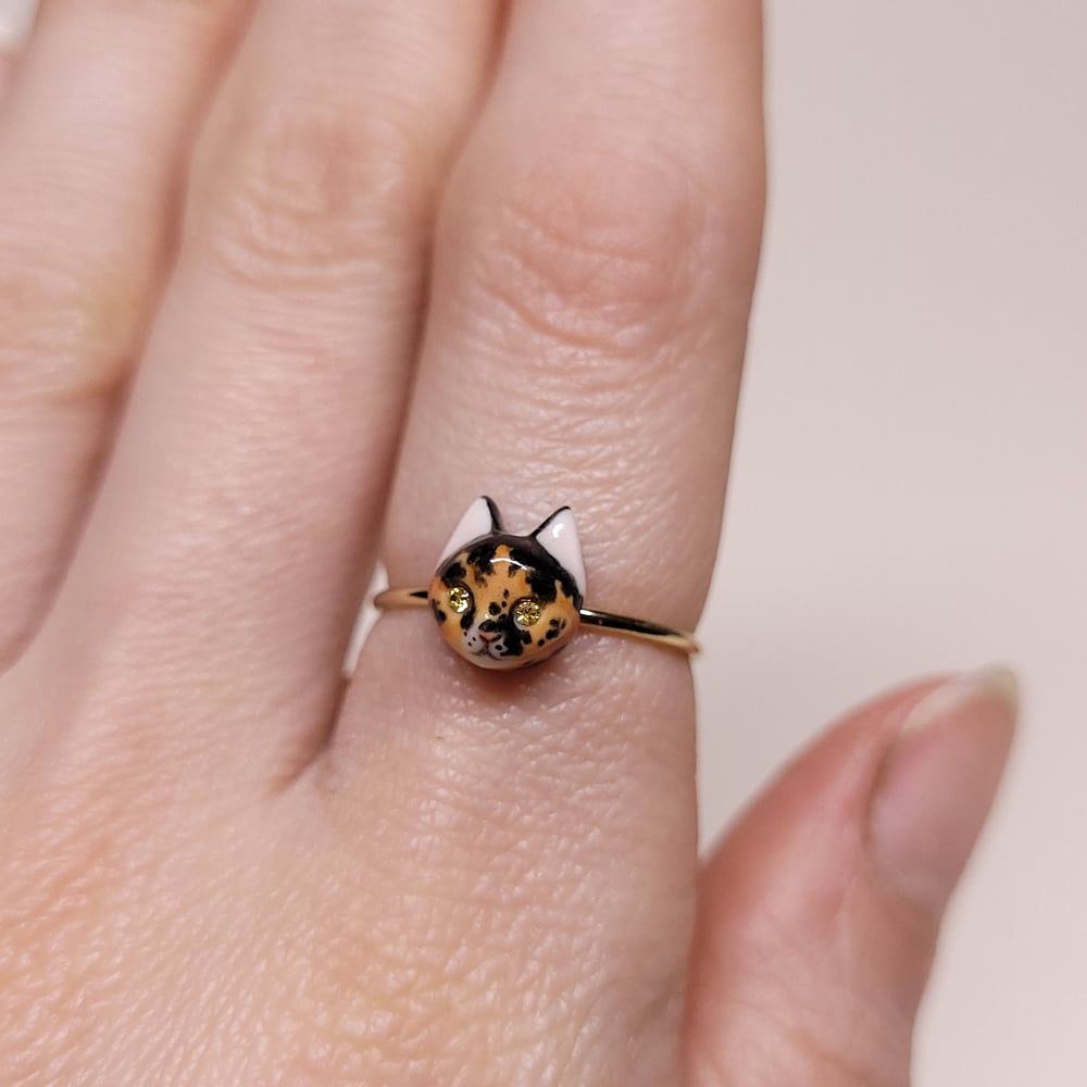 Image of Tortoiseshell Porcelain & Gold Filled Cat Ring