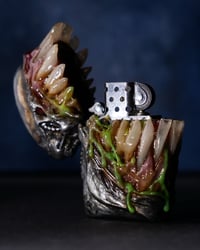 Image 19 of Xenomorph Skull Slim Zippo Lighter/Bleeding Drone/glow in the dark