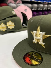 Image 2 of New Era 59Fifty Olive / Mettalic Gold / Pinky UV