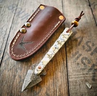 BROKEN ARROW • white trustone