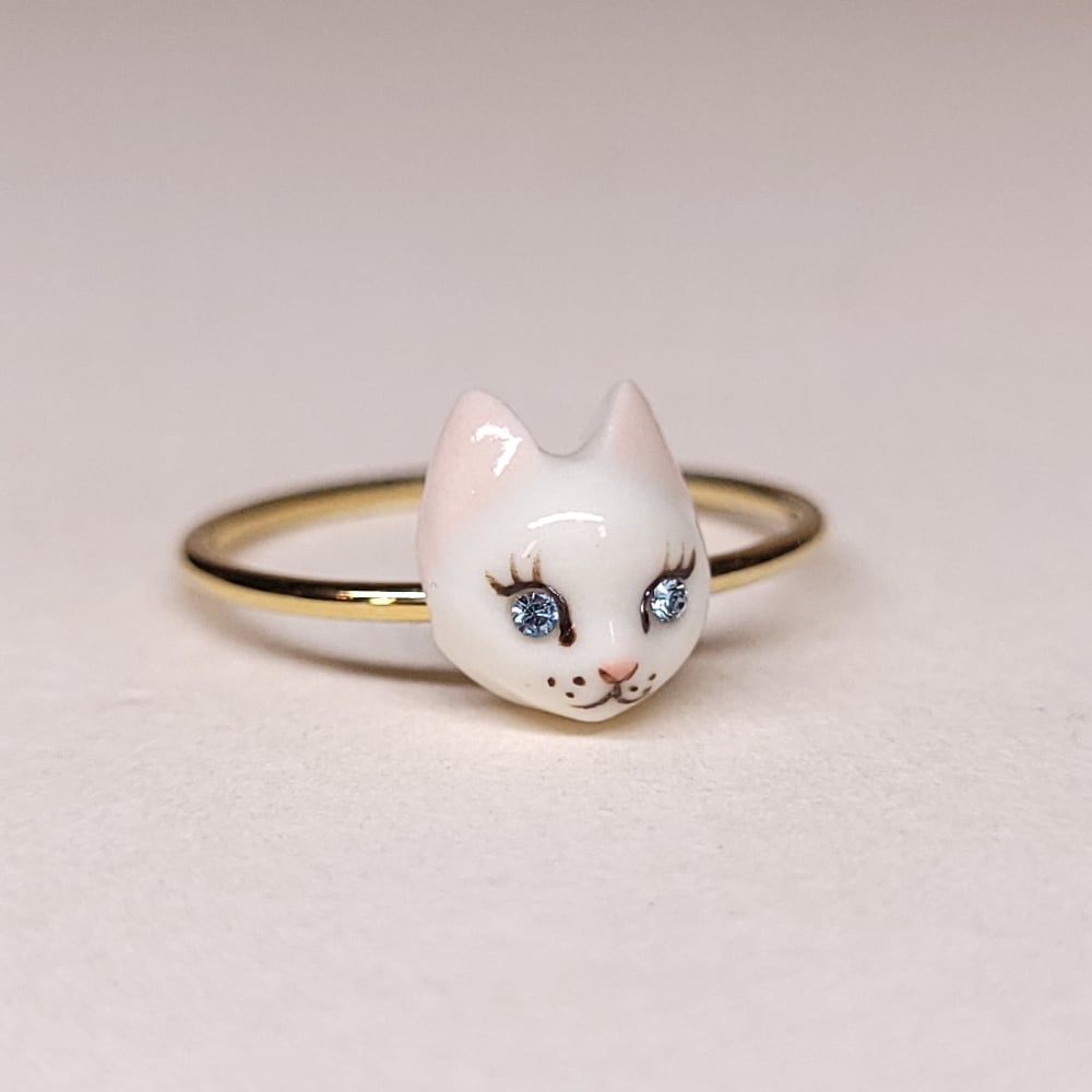 Image of White Porcelain & Gold Filled Cat Ring