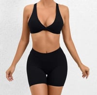 Image 2 of Women’s navy seamless gym set 