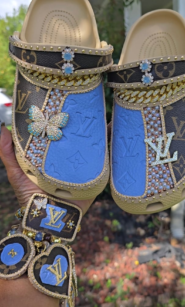 Image of Blue Lavender & Classic Crocs w/ Bracelet Stack