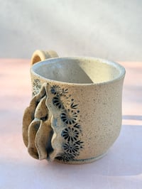 Image 2 of Vulva Mug (Magic Garden No. 131)