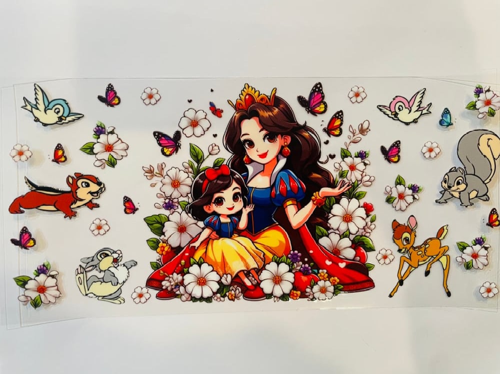 Image of Snow White w/ her little
