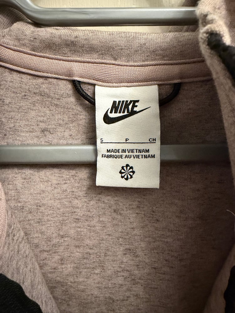 Image of Tottenham Hotspur Nike Tech Fleece Muave Sports Jacket (S)