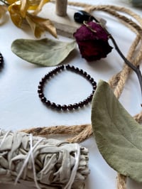 Image 2 of Garnet with Howlite/Onyx