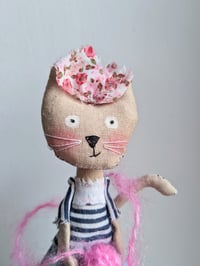 Image 2 of The pink wool