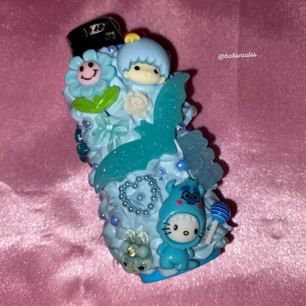 Image of Baby Blue Lighter 💙🥶🦋🐟🐬🐳🔵🦕🍼